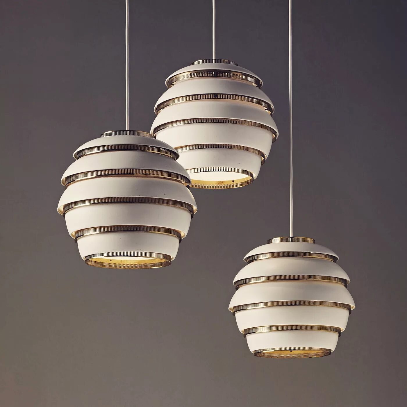 Подвесной светильник a331. Улей свет. Подвесной светильник a338. Подвесной светильник alvar aalto a110 история год создания. Подвесной светильник a331.