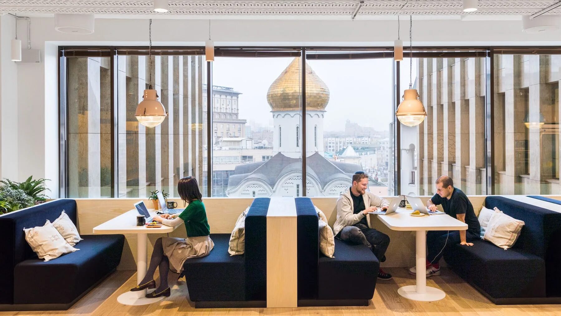 бизнес офис. лучшие компании москвы. башни москва сити. башня федерация москва коворкинг сити. андрей жамкин wework.