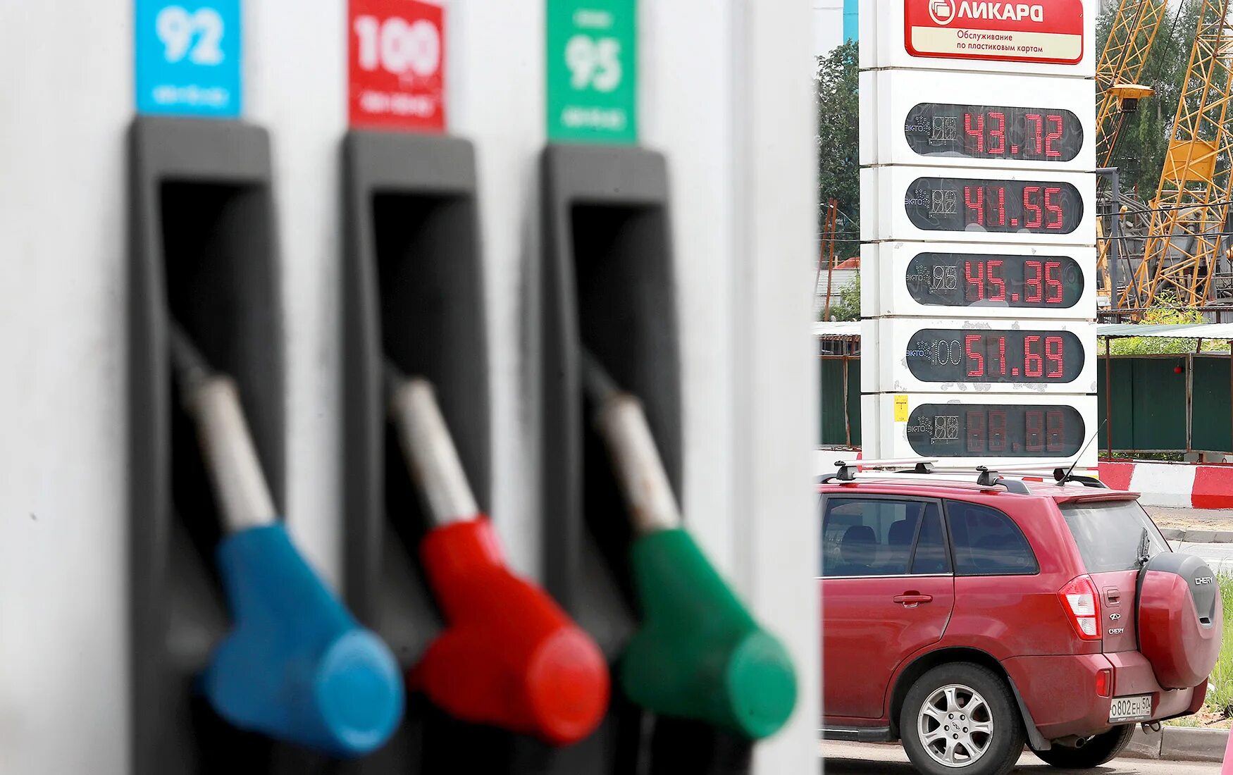 приколы про бензин картинки. дешевый бензин. дорогой бензин. дорогой бензин 20 лет решения проблемы. дешевый бензин.