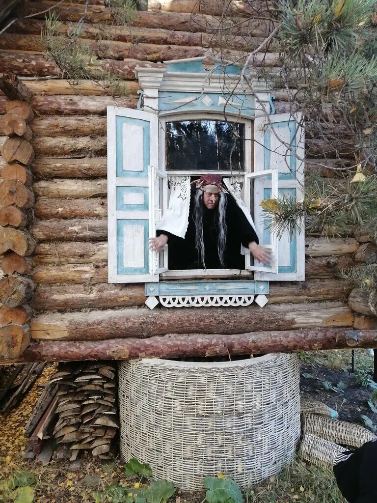 Аллея сказок. Парк сказок миасс. Парк сказок миасс. Парк сказки пушкина миасс. Арт объект голова святогора.