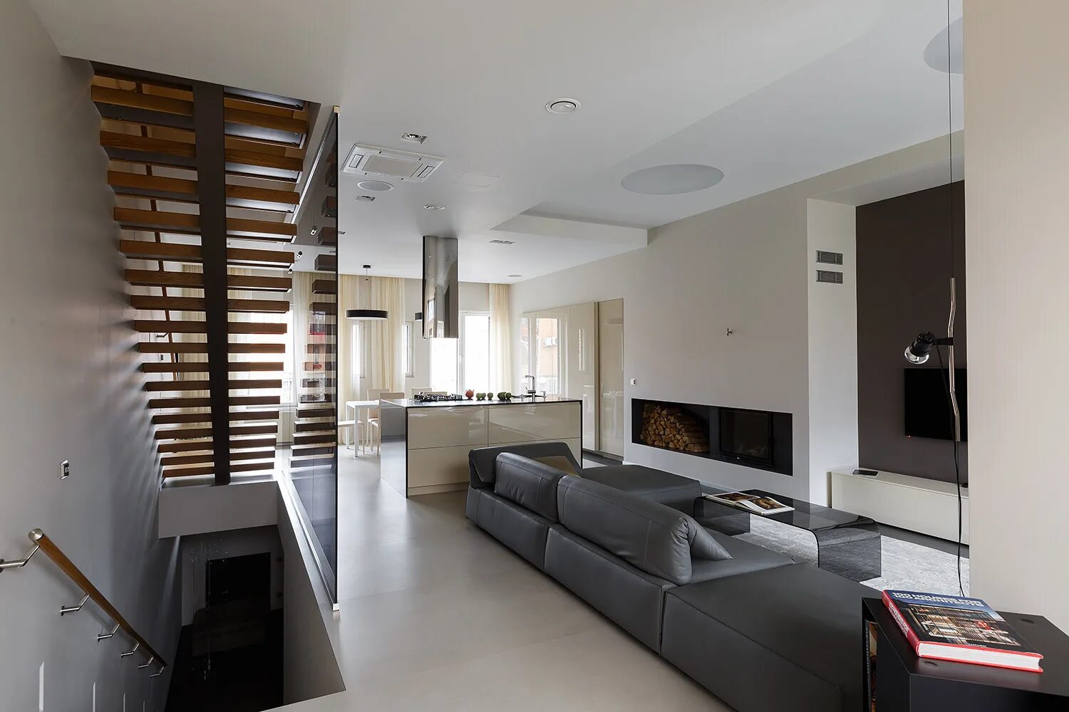 Двухэтажная квартира. Уютная квартира с панорамными окнами. Зонирование студии 30 кв. Таунхаус в минималистичном стиле. Таунхаус в стиле лофт.