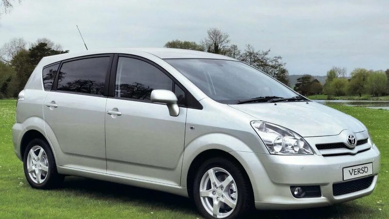 Тойота альфард 2. Тойота сиенна 2012. Toyota sienna 2018. Семиместная тойота сиенна. Тойота 6 мест.