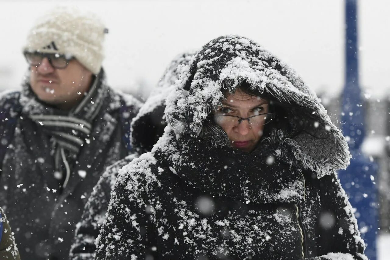 Погода на зиму 2022 2023 в москве. Снег кружится. Эта зима будет холодной или теплой 2023. Холодная погода. Похолодание.
