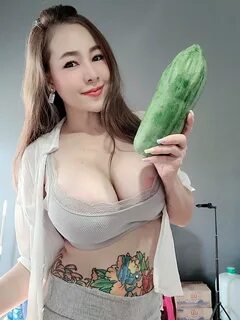 แ ล ะ น อ ก จ า ก น น อ ง ม ล ก ย ง เ ป น ไ อ ด อ ล ส า... 