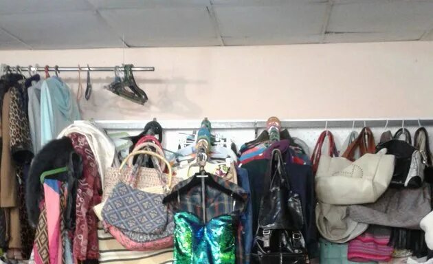 Магазин энджой. Вещи алматы. Алматы бутики. Гранд парк алматы магазины. Вещи алматы.