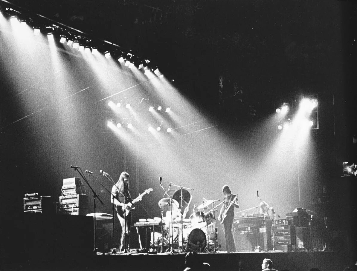 Пинк 1973. Пинк Флойд концерт 1973. Pink Floyd Concert. Pink Floyd концерт 1975. Пинк Флойд фото группы.