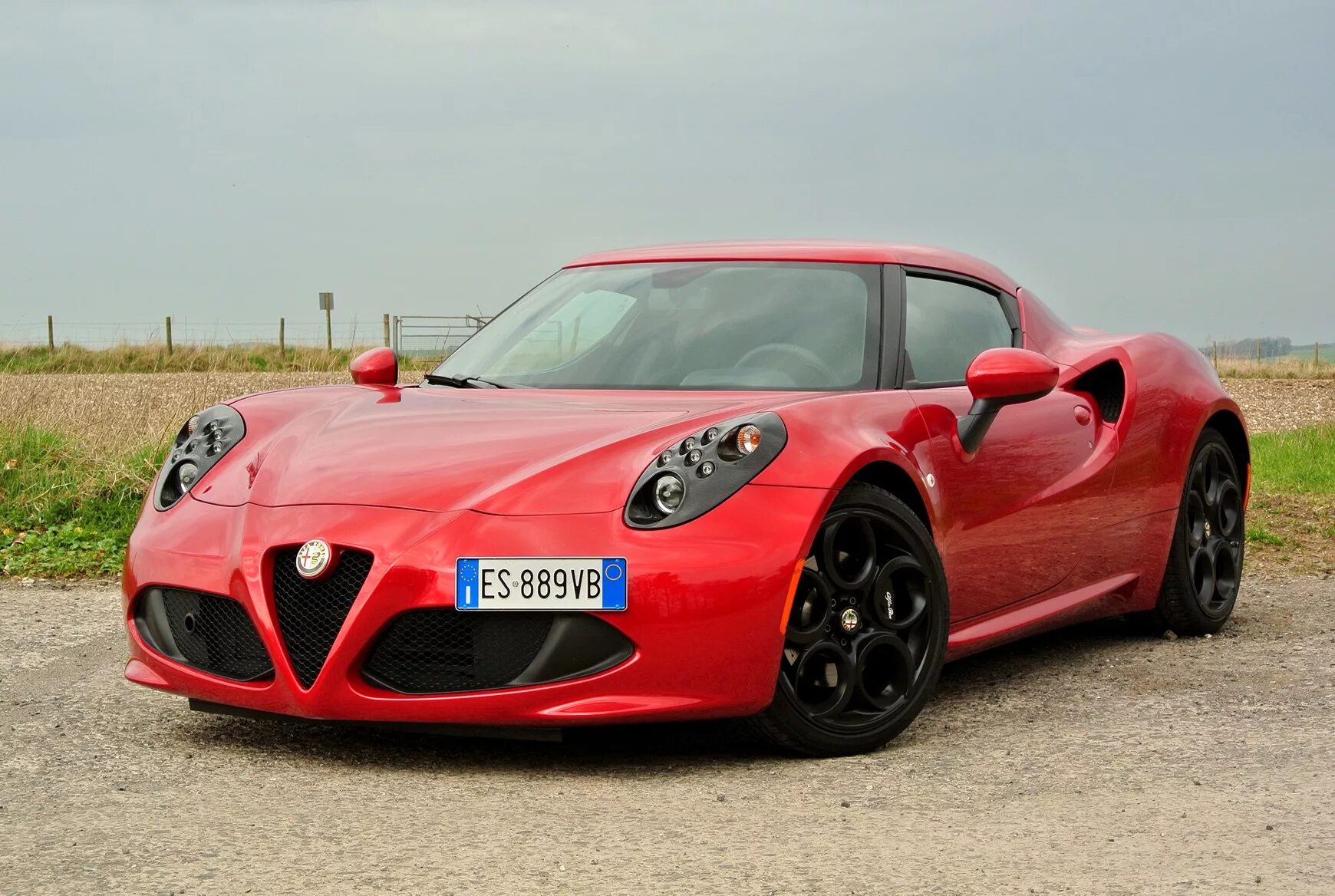 Alfa Romeo 4c. Alfa Romeo 4c 2013. Alfa Romeo 4c 2021. Машина Альфа Ромео 4с.