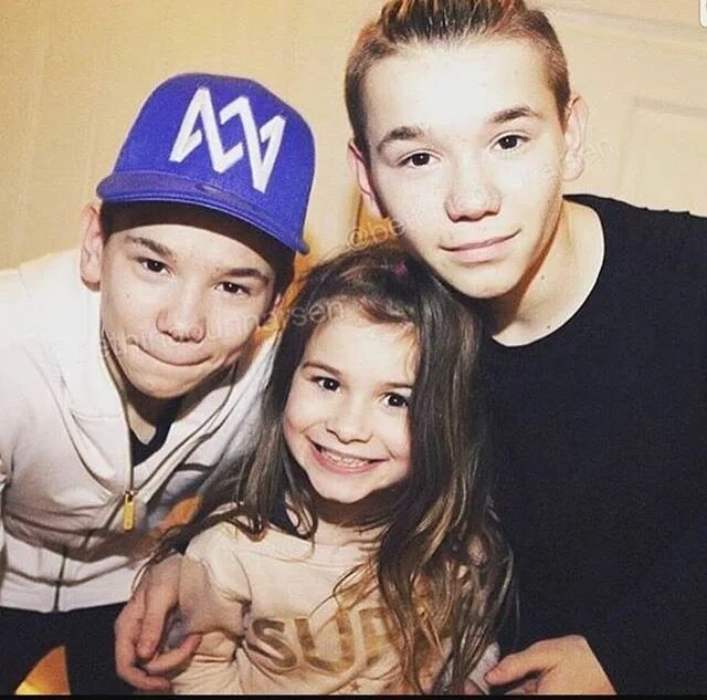 Markus schulz safe from harm. Маркус и мартинус фото. Markus emma. Emma tik tok fogoter. Markus emma.