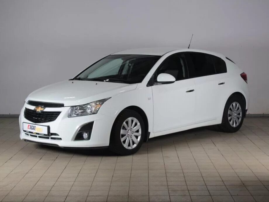 Шевроле хэтчбек 2013. Шевроле Круз хэтчбек 2013. Chevrolet Cruze 2013 хэтчбек белый. Шевроле Круз 2013 года хэтчбек. Chevrolet Круз 2013.