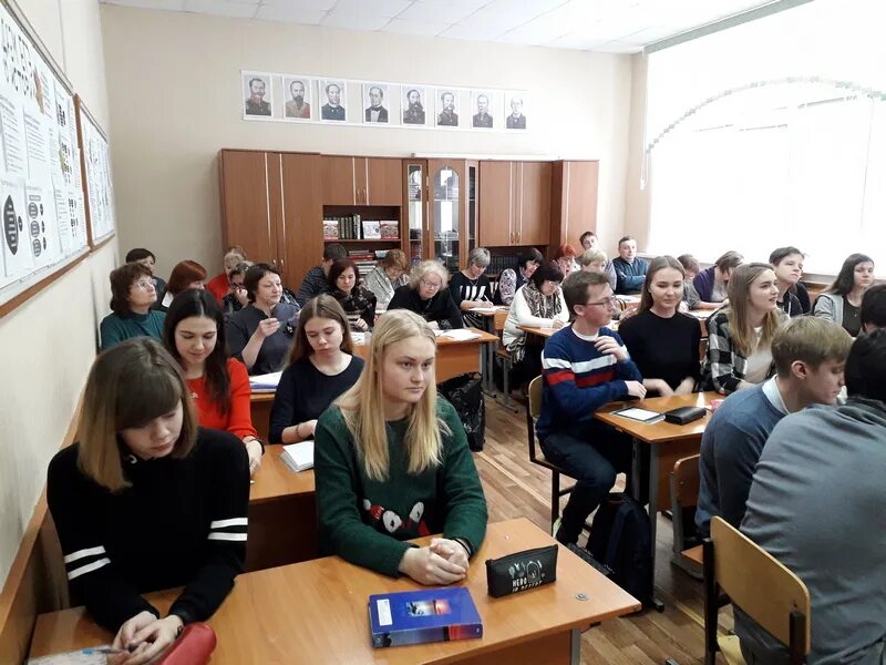 Гоу лнр лэпли имени героев молодой гвардии. Кировский экономико-правовой лицей кэпл. Экономико правовой лицей. Кировский экономико-правовой лицей. Экономико правовой лицей.