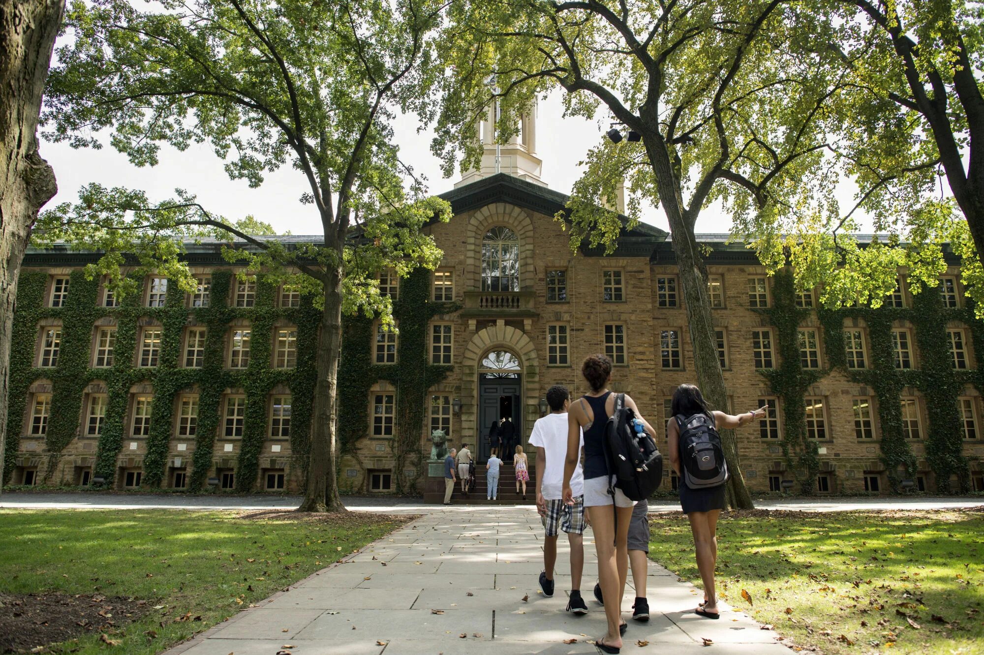 This my university. Принстонский университет США. Кампус университета в Принстоне. Принстон Нью Йорк. Принстон, Нью-джерси, США.