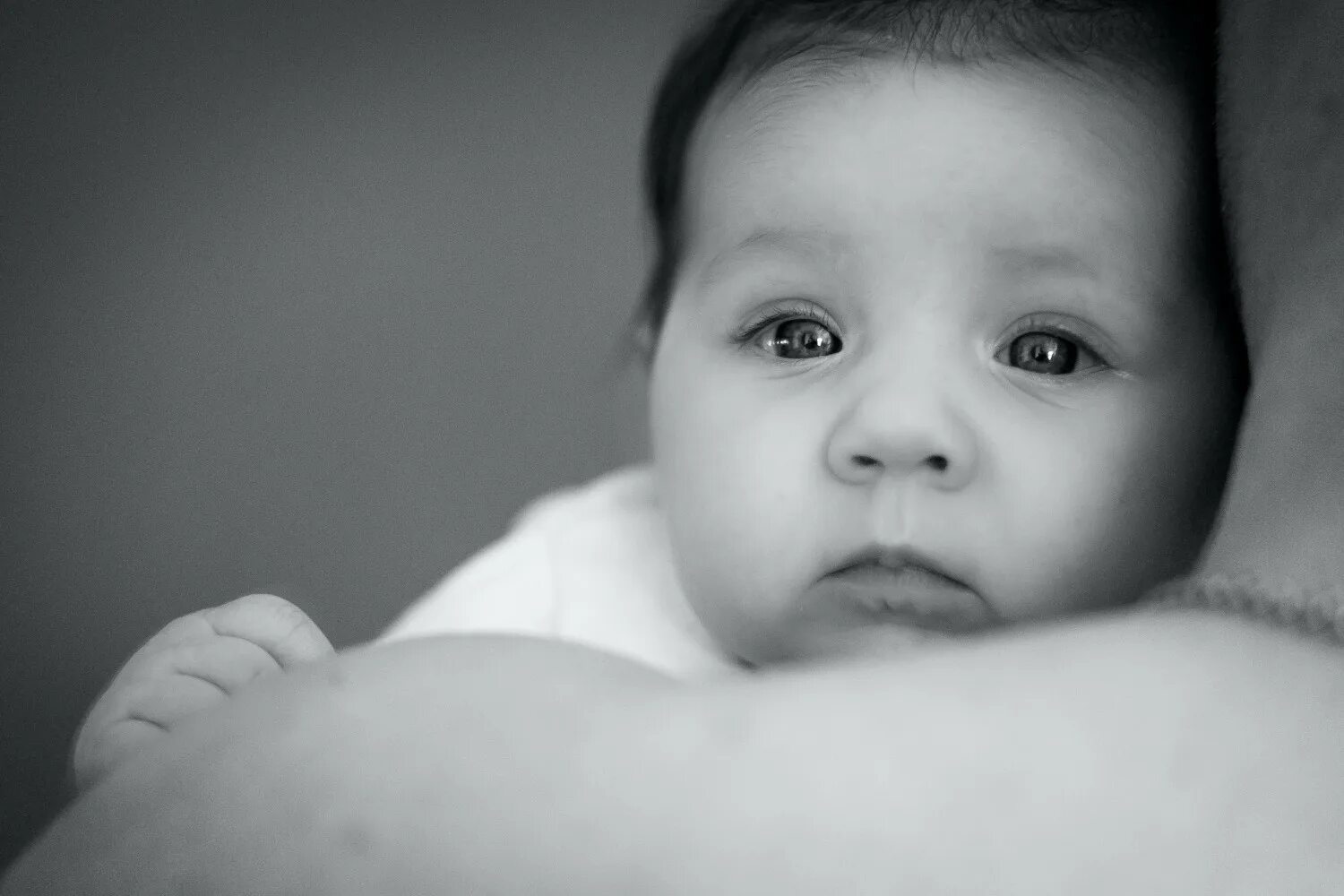 Как можно забыть ребенка. Картинки забытого ребенка. grey baby. sick baby.