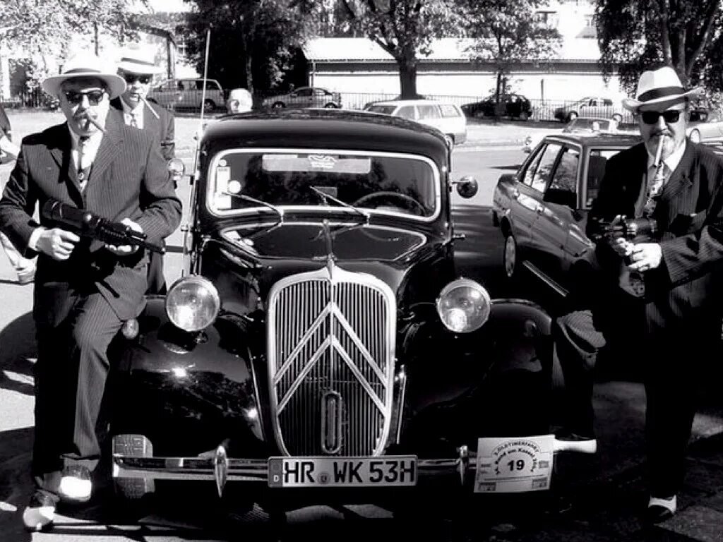 Итальянская сицилийская мафия. Автомобили паккард 30-х годов. Гангстерский автомобиль. Авто мафии. Кадиллак мафии 30х.