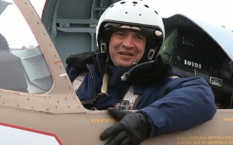 Аэродром шайковка калужская область. Шайковка аэродром дальней авиации. Летчики армейской авиации. Ту-160м2 кабина. Дальняя авиация вкс вс рф.