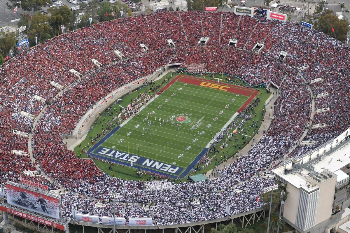 Стадионы америки. Стадион Роуз Боул в США. Роуз Боул стадион ЧМ 1994. Rose Bowl Stadium вместимость. Ацтека стадион вместимость.