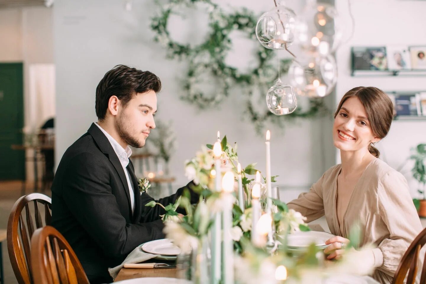 Нанять свадебного организатора wedding elizabeth ru. Wedding реклама. Свадебный распорядитель. Организатор свадеб. Организатор свадьбы обязанности.