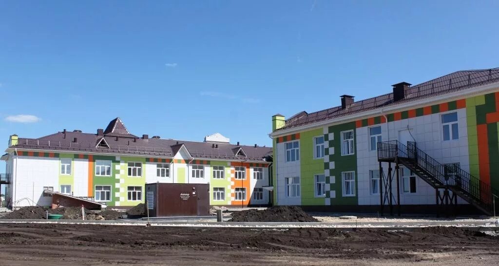 Ул свободы новая усмань. Новая усмань для детей. Детский сад акварель новая усмань. Современные детские площадки в новой усмани воронежской. Новая усмань для детей.