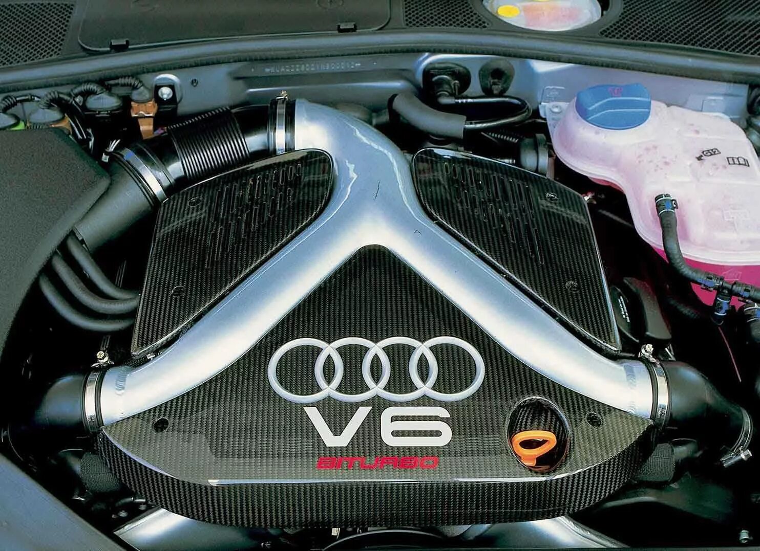 B 5 b2 7. Audi rs4 2.7 Biturbo. Двигатель Audi rs4 b5. Мотор Ауди RS 4. Мотор Ауди рс4.