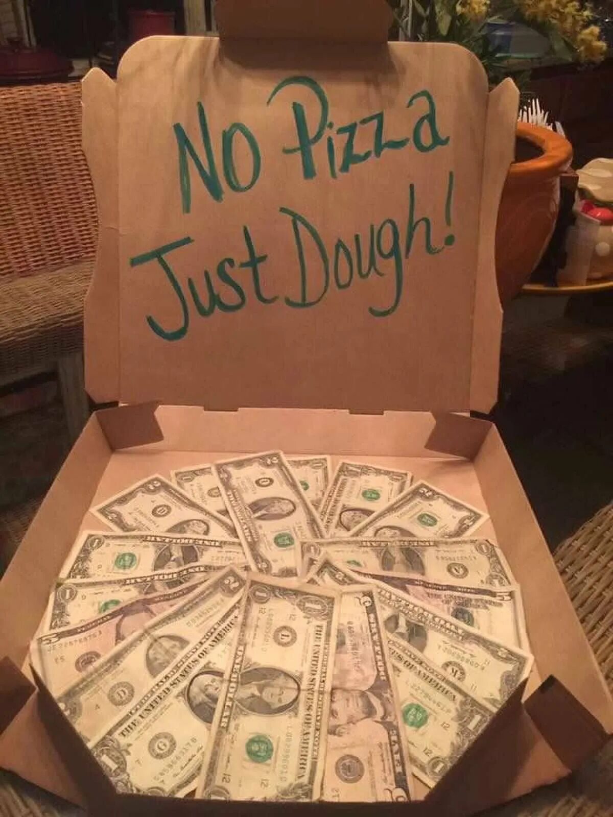 Оригинальный денежный подарок ребенку. Оригинальный денежный подарок ребенку. Оригинальный денежный подарок ребенку. Прикольные подарки с деньгами. Денежный подарок на день рождения.