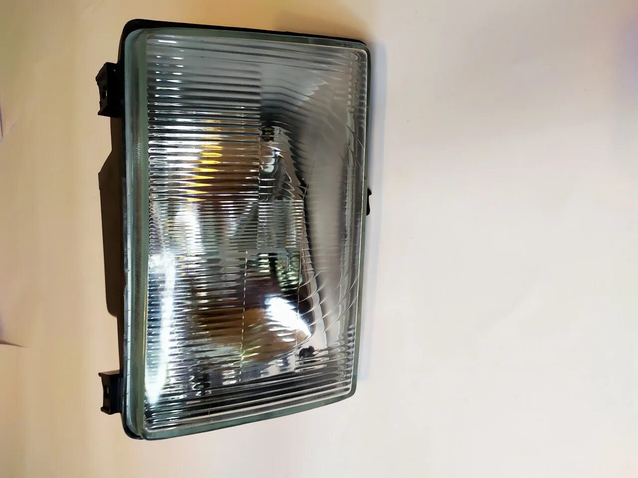 Фара газель 3302 старого образца. Фара 3302 старого образца. Фара волга 31029. Оригинальные противотуманные фары газ 2705. Фара газ 3110 формула света.