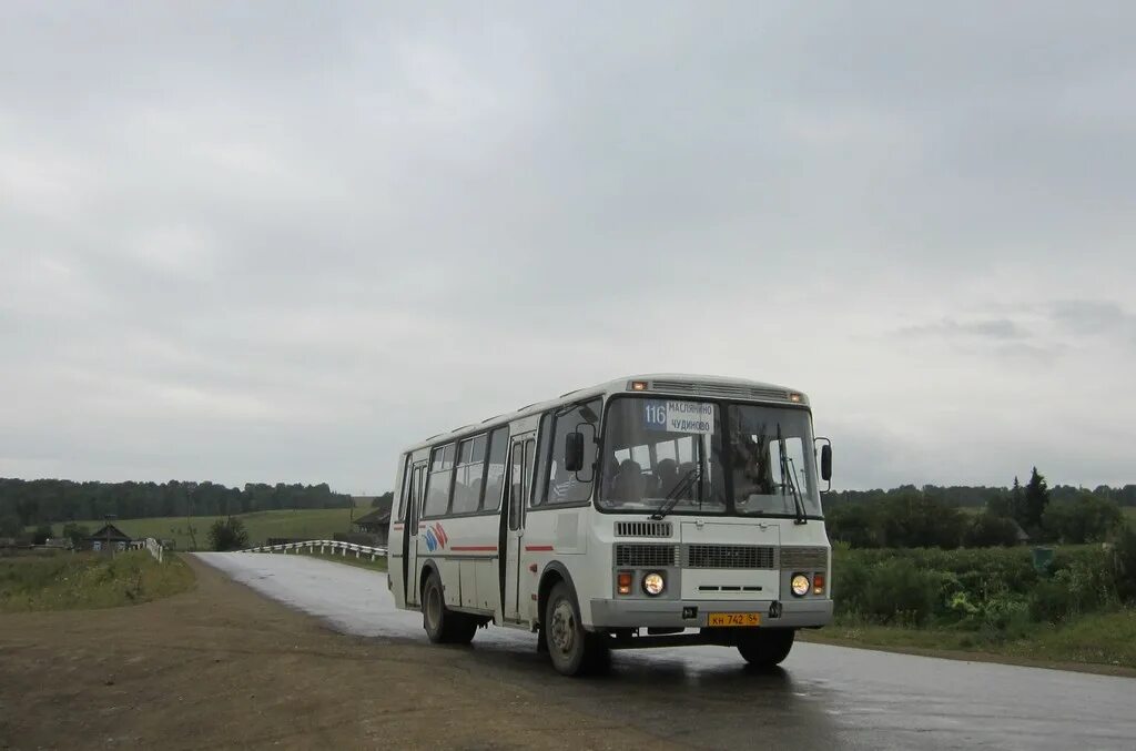 Автобусы поселок игра. Новосибирская область ПАЗ-4234. ПАЗ 4234 Новосибирск. Автобус Маслянино. Автобус в поселке.