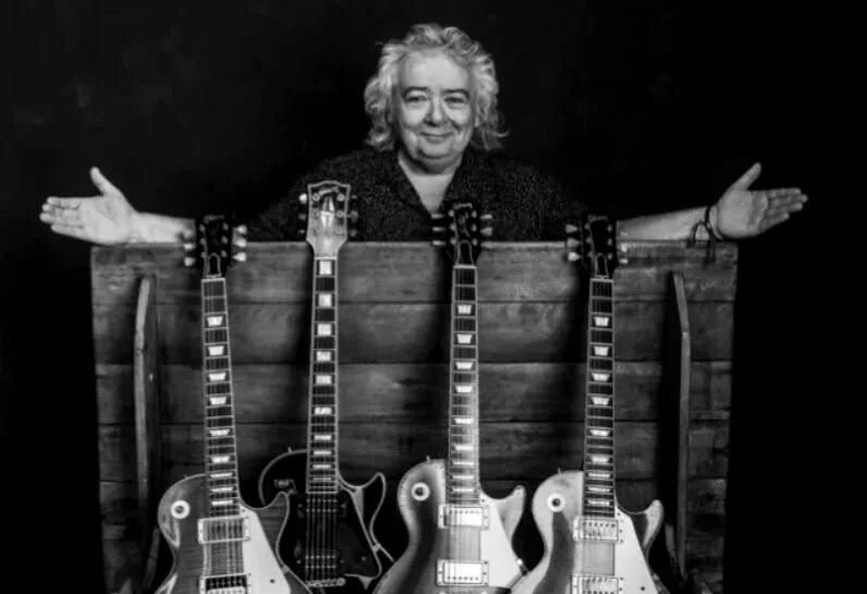 Берни песня. Берни песня. Bernie marsden 1979 and about time too. Берни песня. Bernie saxophone entertainer википедия.