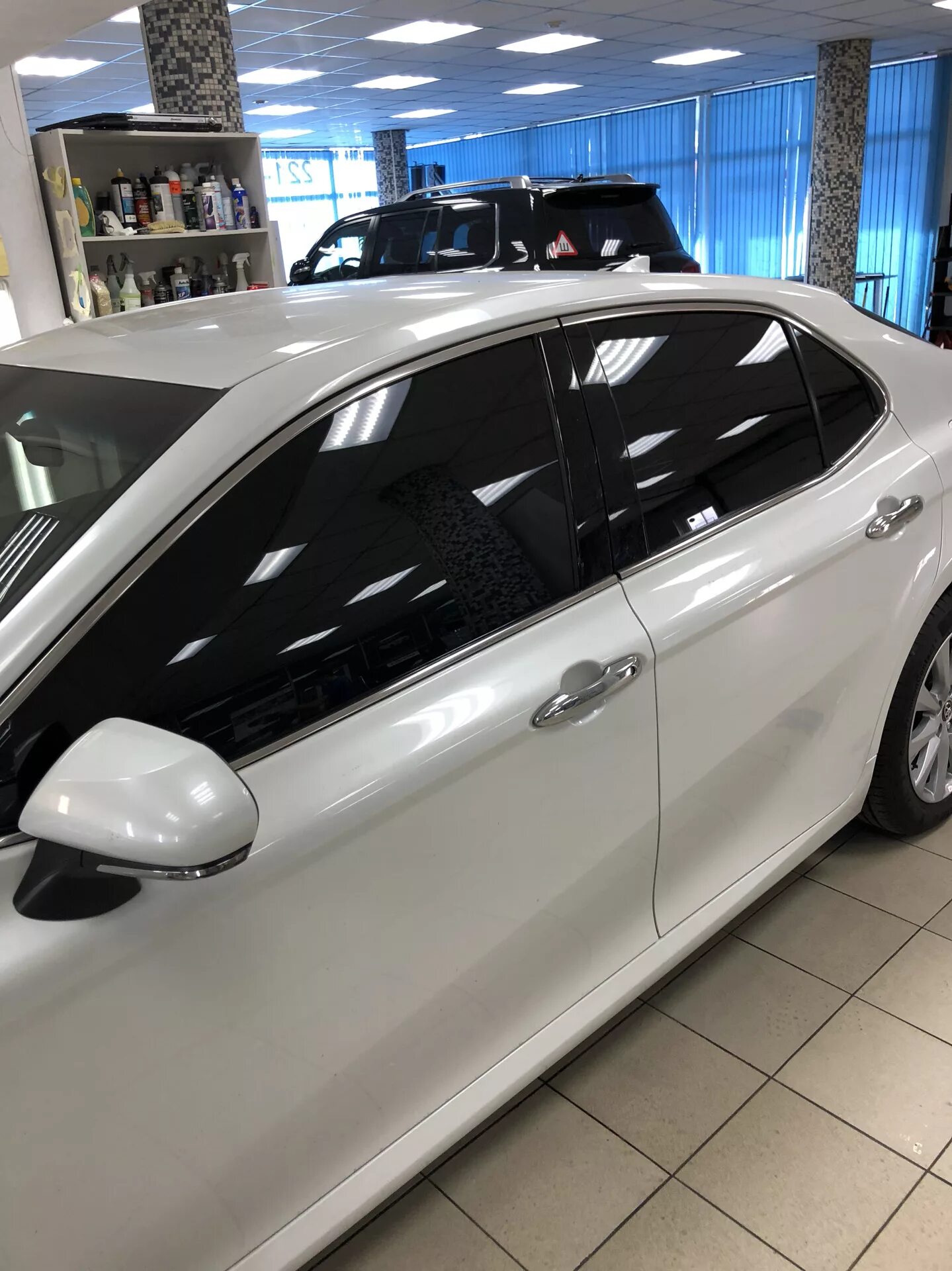 Пленка люмар купить. Тонировка люмар 35. Llumar 5%. Тонировка Camry 70 llumar. Тонировка llumar 15.