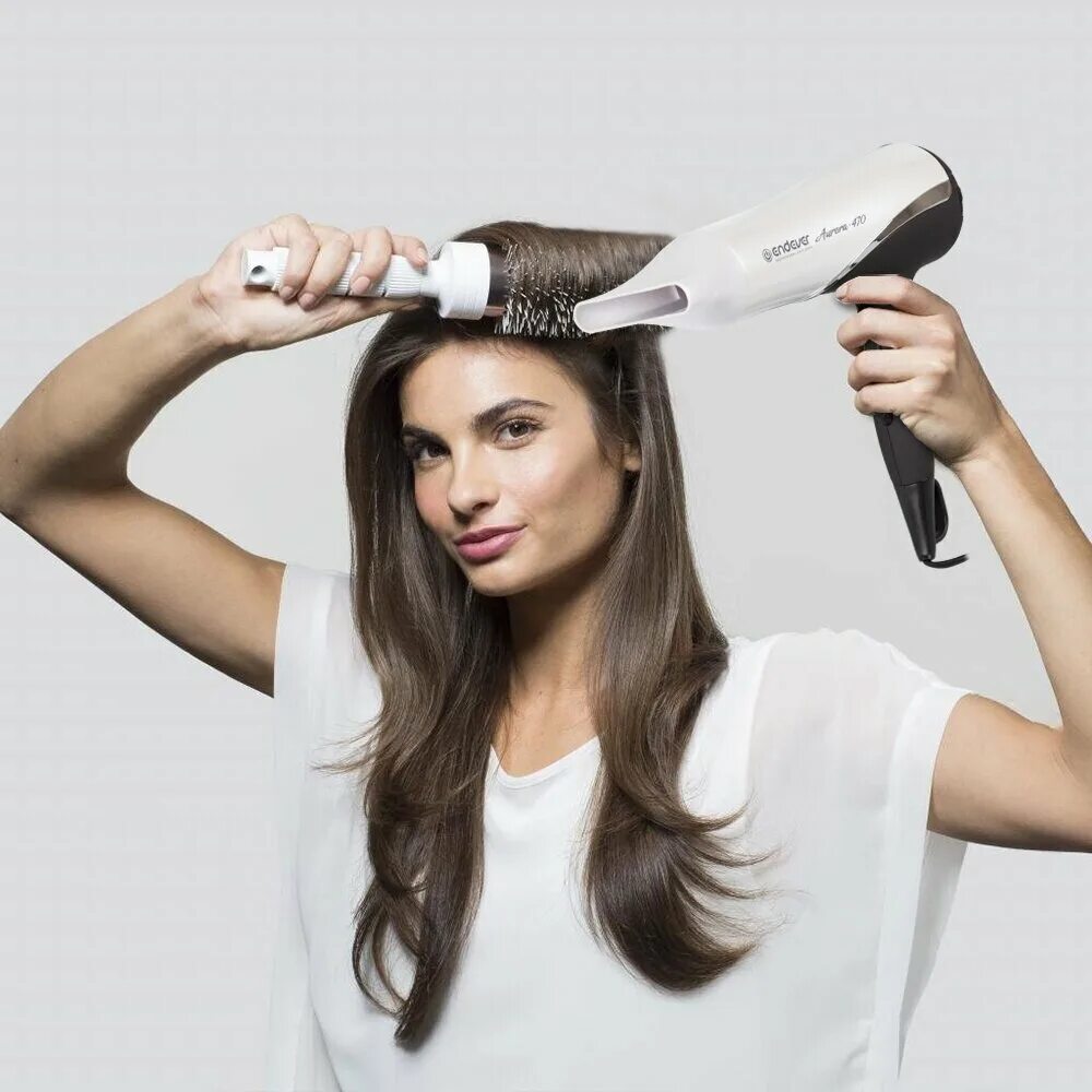 парикмахер универсал. укладка челки феном. как укладывать челку на брашинг. как красиво уложить челку. фен для укладки волос.