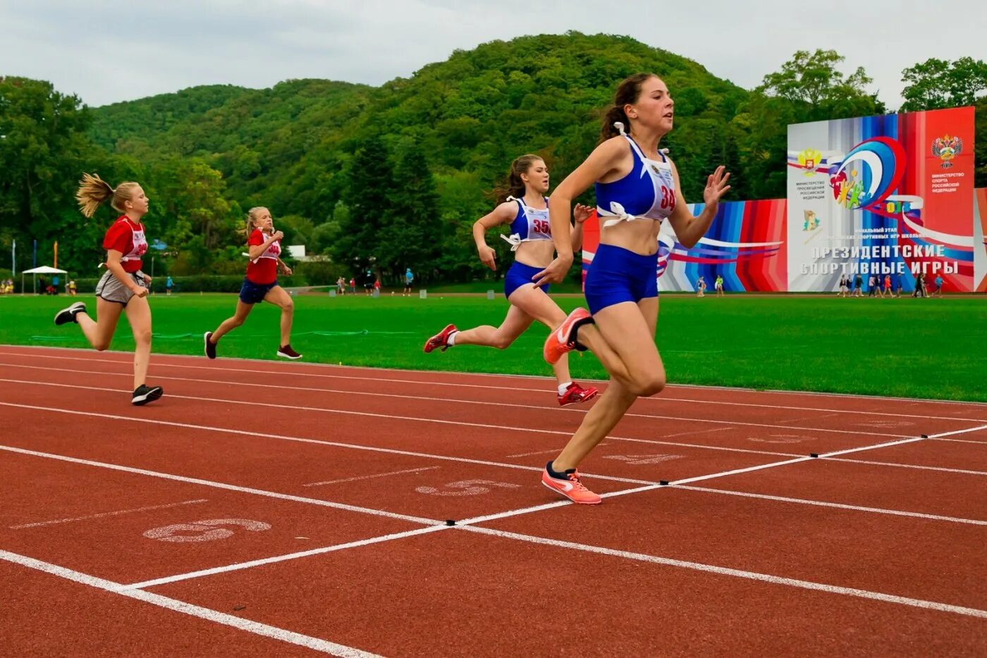 Спортивные соревнования. Спортивные игры. Спорт легкая атлетика. Легкая атлетика соревнования. Турниры по легкой атлетике