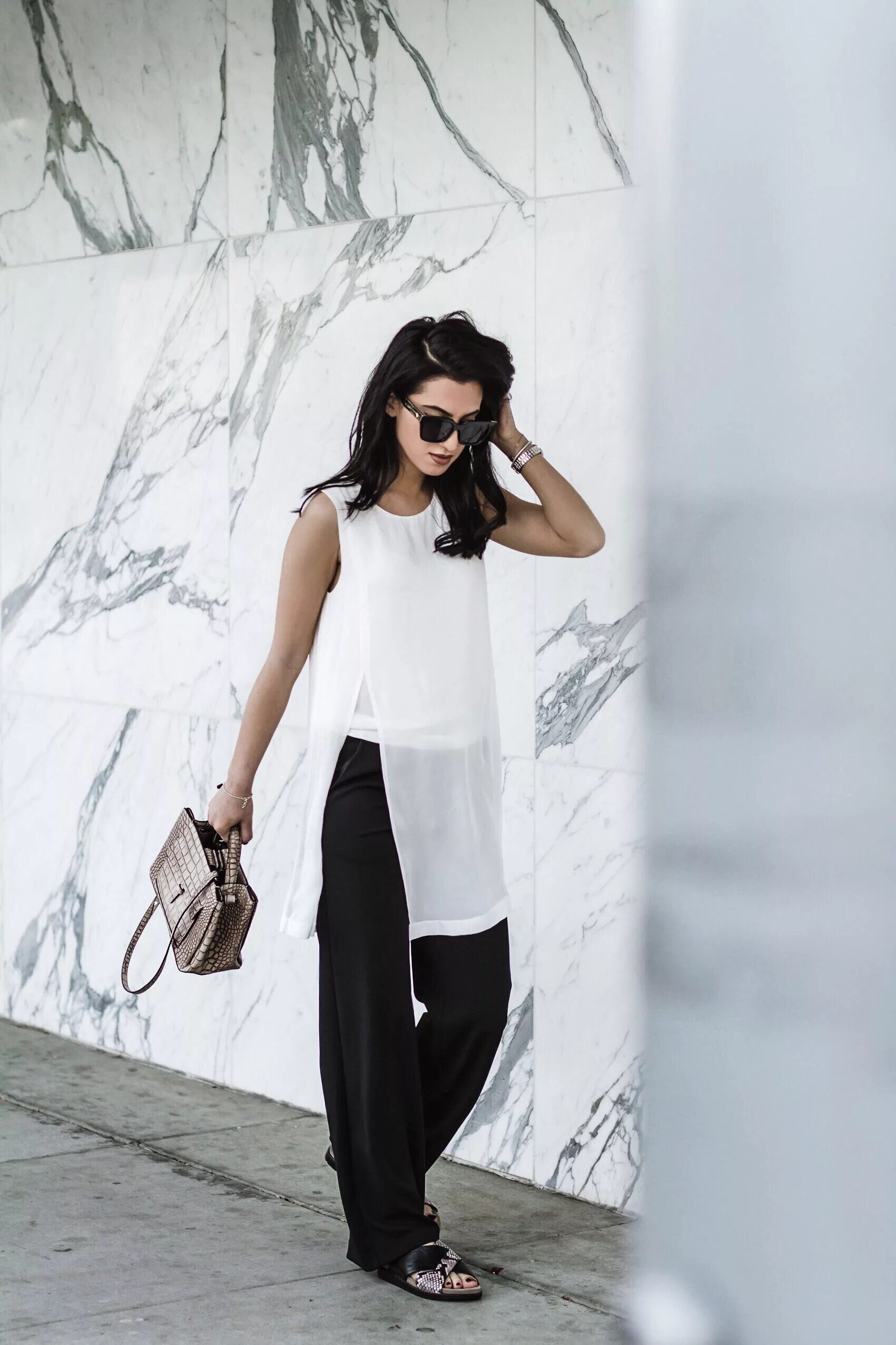 минимализзонт в одежде. стиль минимализм женщина. стиль энималз в одежде. стиль минимализм в одежде. современный минимализм в одежде.