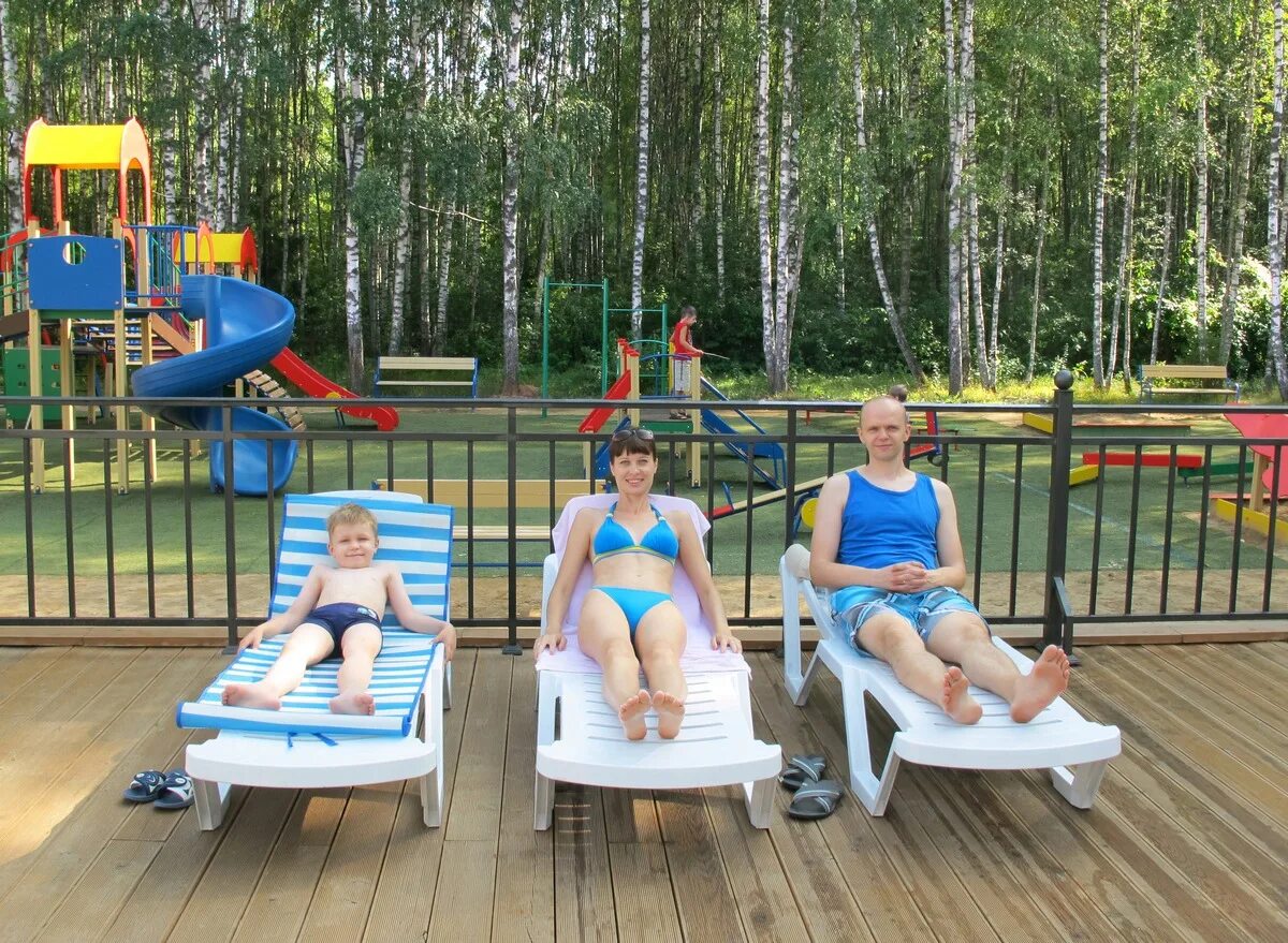 Новости из костромы. Лагерь строитель кострома. Лагерь юрия беленогова кострома. Кострома пляж. Серебряный плес кострома бассейн.