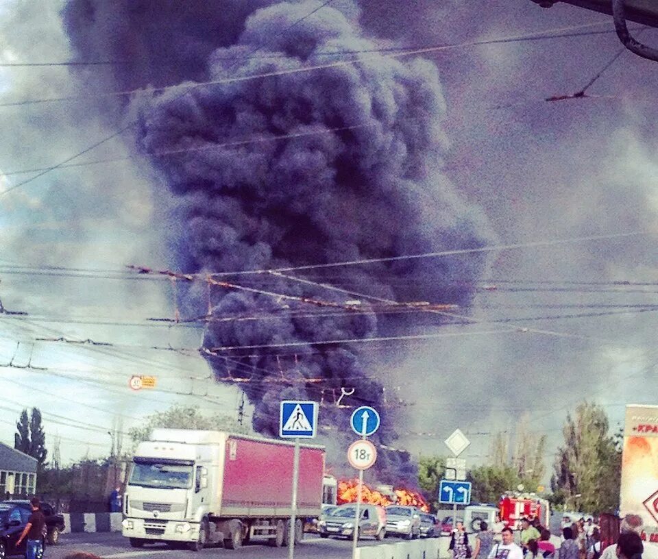 Волгоградское чп. Пожар в Краснооктябрьском районе. Пожар в Волгограде в Краснооктябрьском районе.