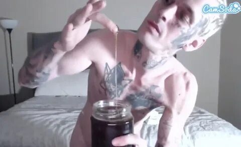 Así fue el primer show porno de Aaron Carter en directo.