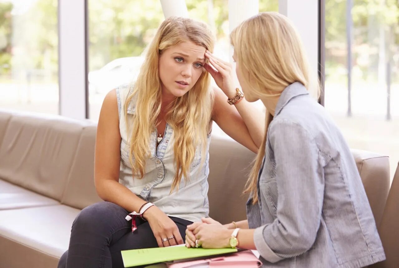 Скажи девушке. Девушка говорит что мы разные. Разговор между парнем и девушкой. Девушка говорит глубже. Ирина мем.