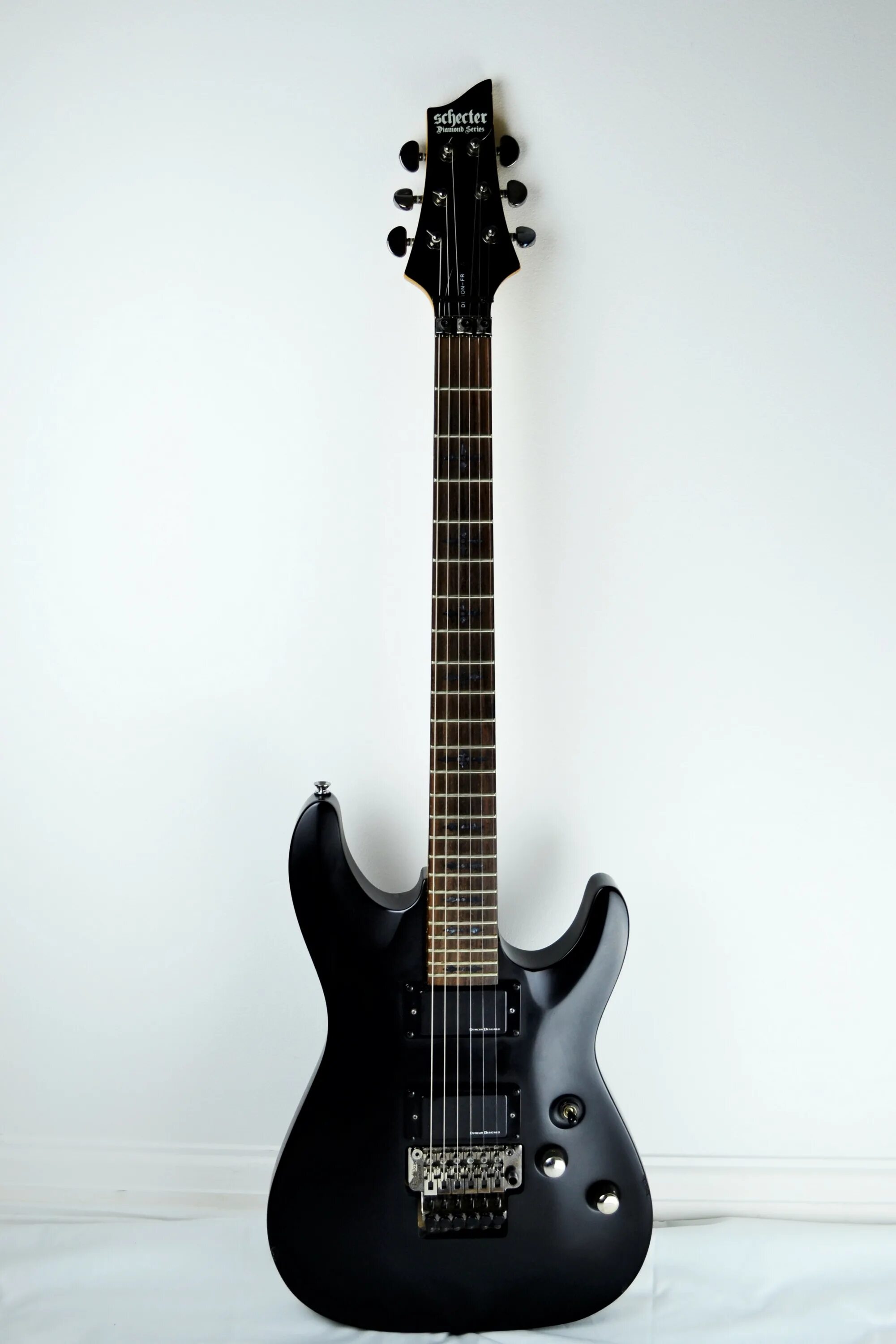 Электрогитара schecter demon solo-6. Электрогитара schecter demon 7 fr. Электрогитара schecter demon 7 fr aged. Электрогитары schecter red. Schecter demon v-1 fr ttm гитара электрическая.