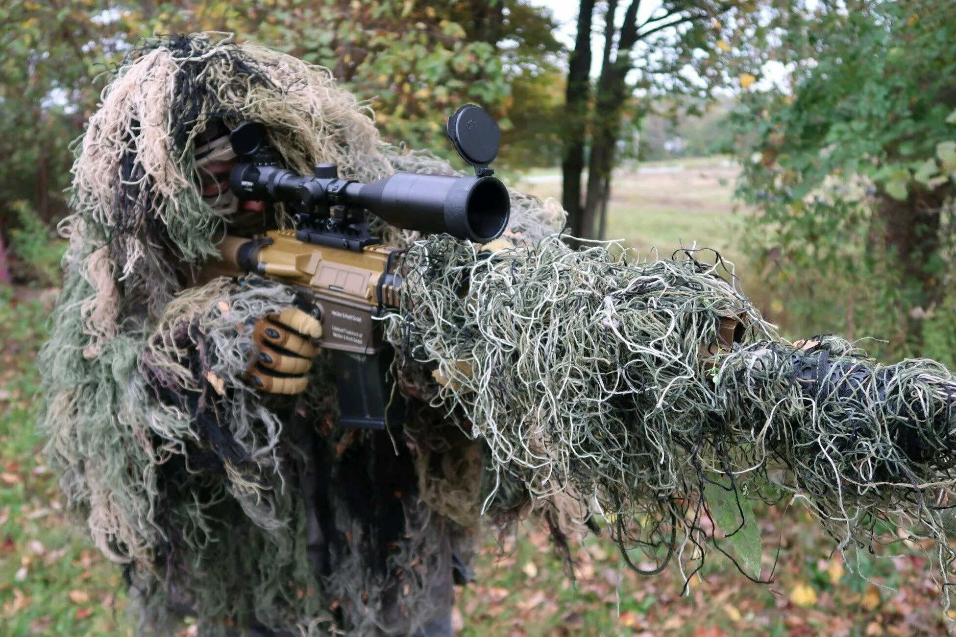 Снайпер едите. Снайпер страйкбол ghillie. снайпер в гилли. маскхалат снайпера. снайпер страйкбол свд.