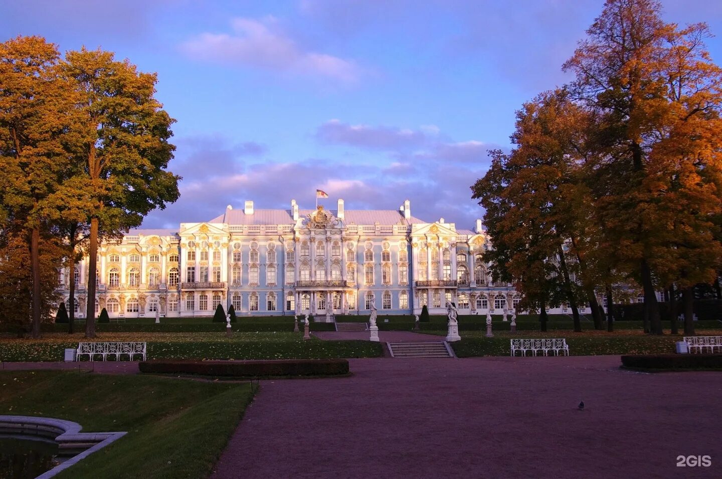 Екатерининский 2 спб. Большой екатерининский дворец. Екатерининский 2 спб. Екатерининский дворец балкон. Петергоф екатерининский дворец.