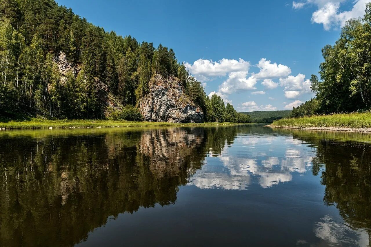 Чусовая река россии. Река Чусовая Пермский край. Природный парк Чусовая. Парк река Чусовая. Природный парк река Чусовая Екатеринбург.