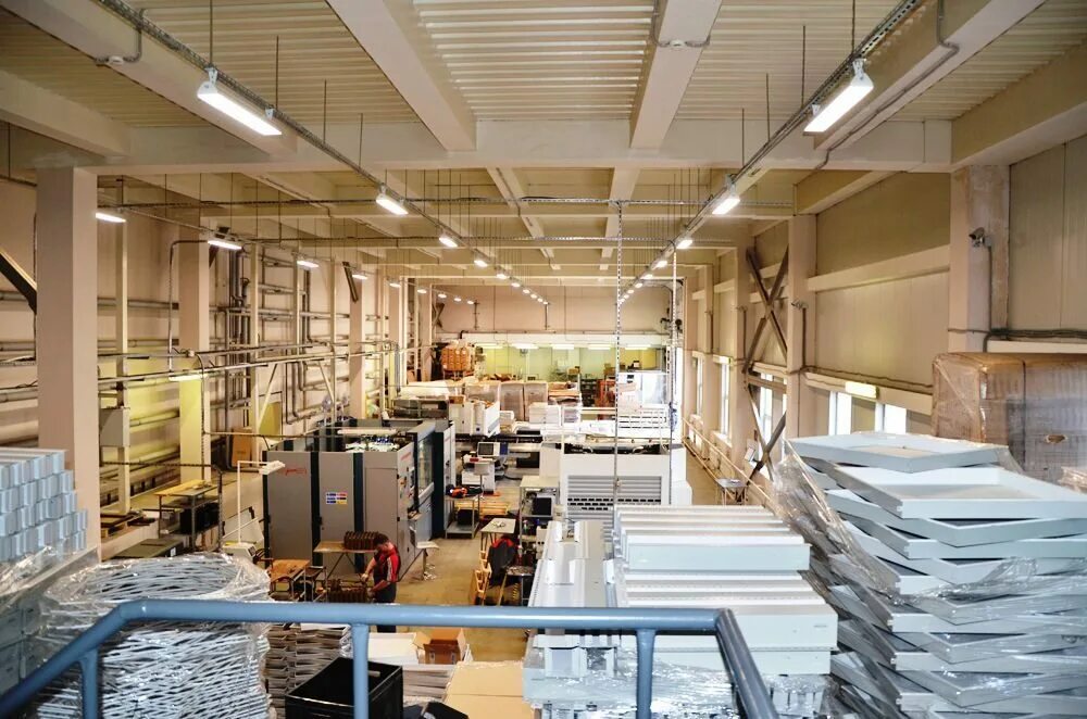 освещение для производственного процесса. производственное освещение. эвакуационное освещение предназначено для обеспечения нормального. освещение для производственного процесса. освещение склада.