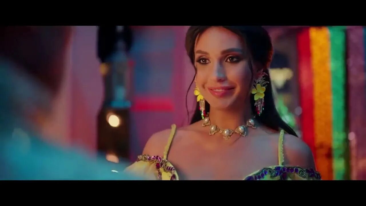 Наталья горожанова артур пирожков. Артур пирожков алладин. Ревва она решила сдаться. Ревва она решила сдаться. Ревва она решила сдаться.