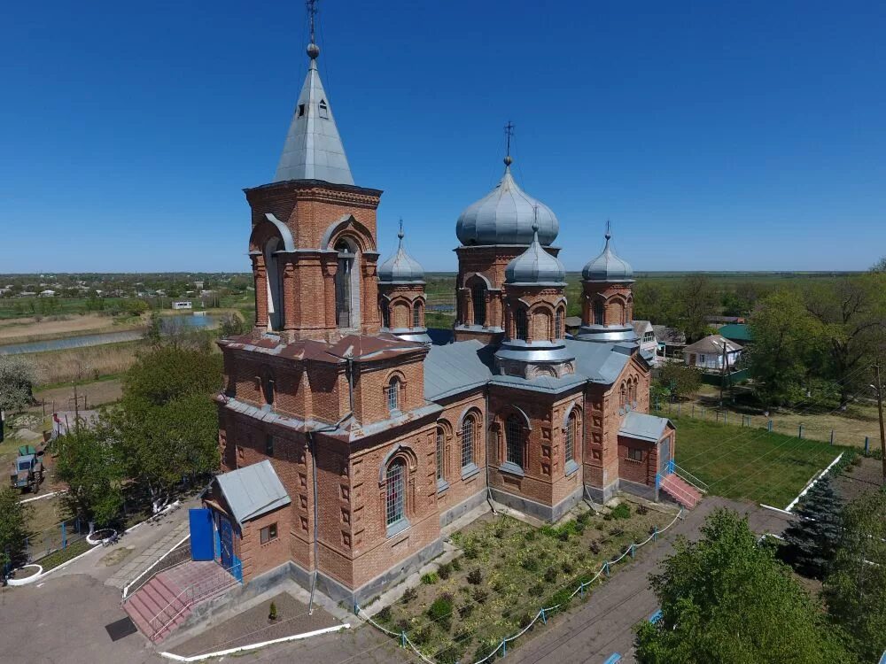 Храм Успения Пресвятой Богородицы Красногвардейский раон. Красногвардейское церкви Ставропольский край. Церковь село Красногвардейское Ставропольский край. Ставропольский край Красногвардейский район с. Красногвардейское.