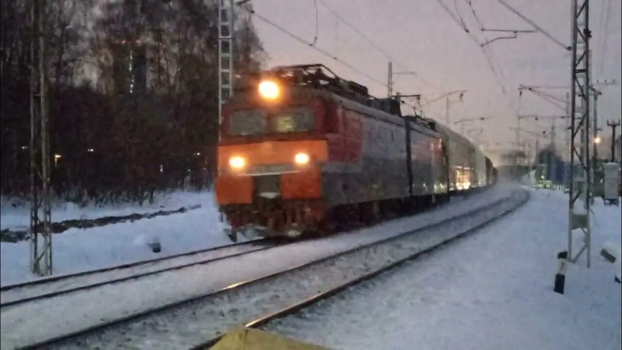 Внимание поезд нечетный. Последний вл10. Пермская железная дорога. Локомотив поезд РЖД старый. Локомотив поезда РЖД дизель.