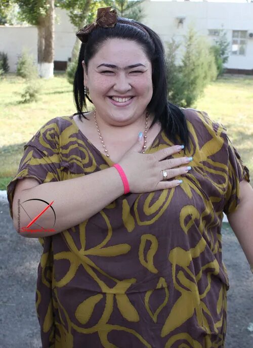 Диана сирокай (diana sirokai). Пухленькая девушка в купальнике. Толстые узбечки. София адамс плюс сайз хот. Толстые бедра.