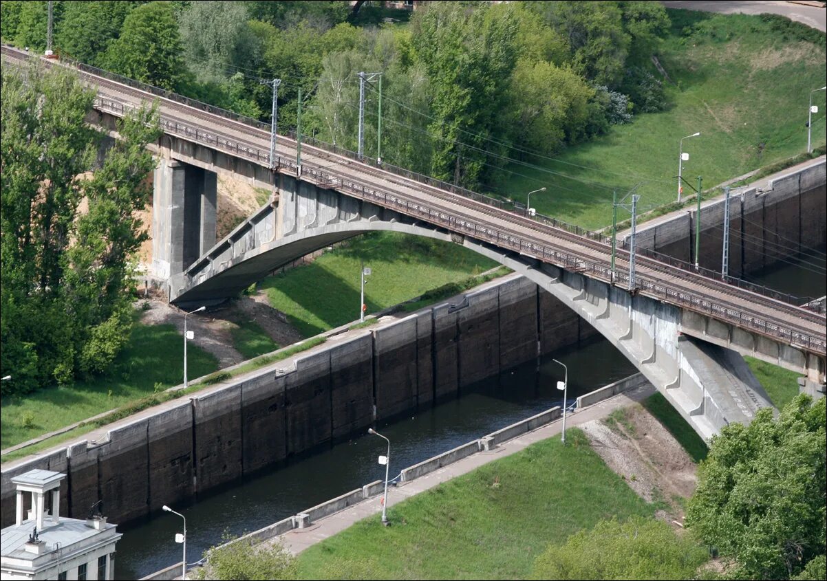 Канал железные дороги. Железнодорожный мост Тушино. Мост Бачелиса в Тушино. ЖД мост Бачелиса. ЖД мост Тушино.