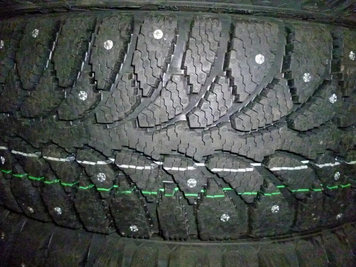 Какую резину р15 купить. Формула айс 205/55/16. Hankook Winter rw11 245/70 16. Hankook rw11 шип XL 107t. 245/70 R16 шипованные.