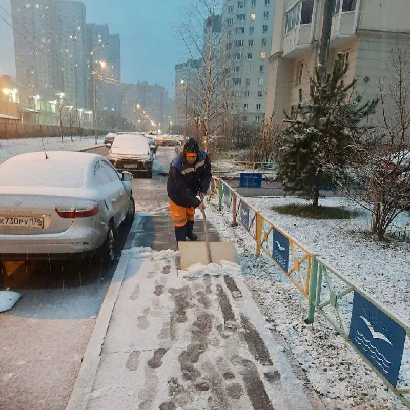 песня есенина текст. тротуары и подъезды песня. абрикоса влюбилась в друга. тротуары и подъезды песня. дом дворника.