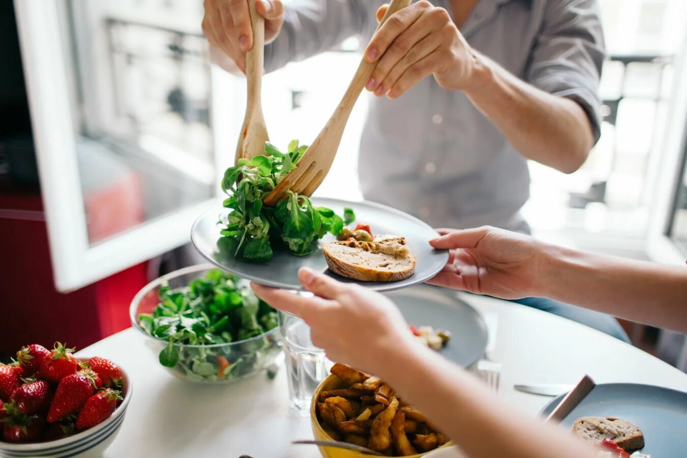 Еда во время езды. Питание. правильное питание. вкусная здоровая еда. красивая здоровая еда.