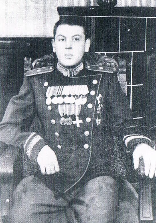 Сталин василий иосифович. Василий сталин. Василий иосифович джугашвили. Василий сталин генерал лейтенант. Сталин василий иосифович.
