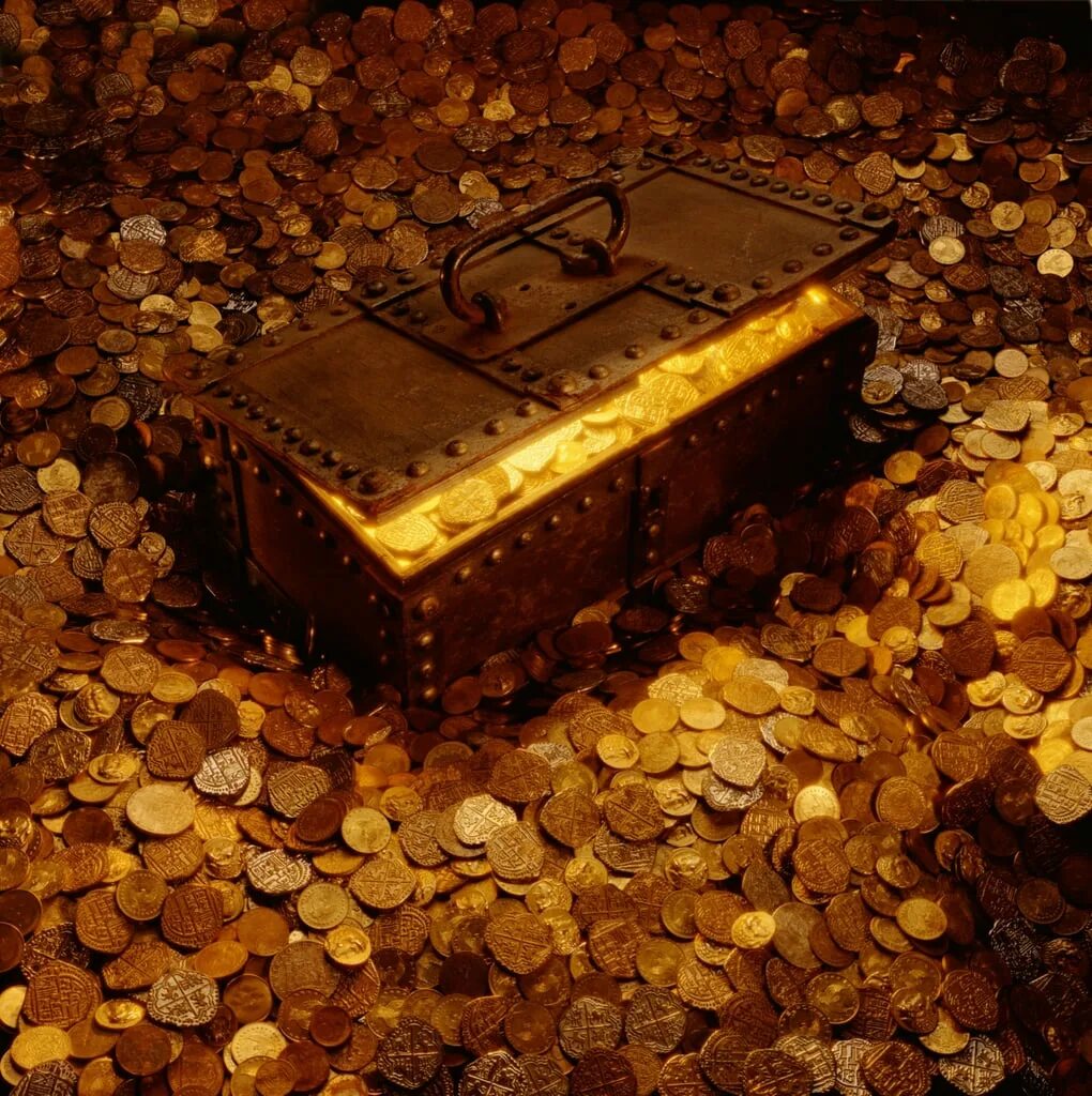 T treasure. Сундук с сокровищами. Сокровища и клады. Сундук с золотыми монетами. Клад золото.