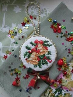 Елочные игрушки крестом